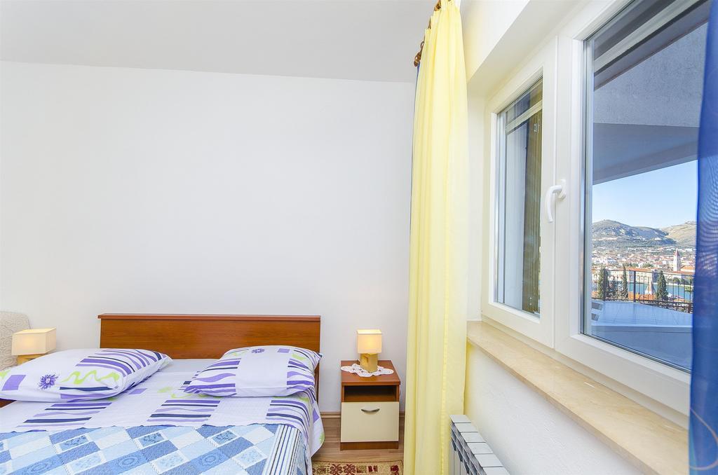Apartment Marijana Trogir Bagian luar foto